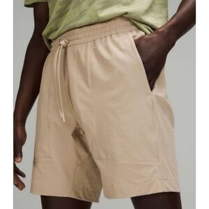 LULULEMON Bowline Short